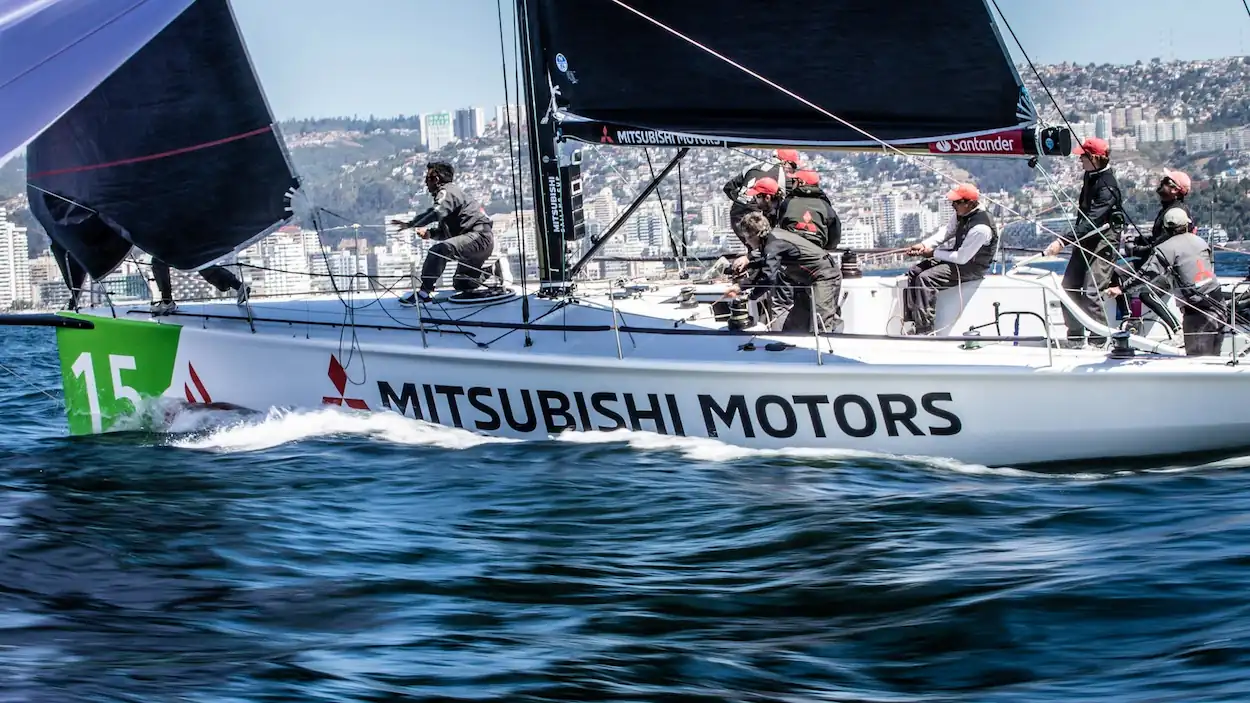 Regata Algarrobo yate mitsubishi